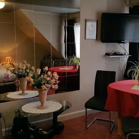 Couette-café Aan Duin En Zee Candle